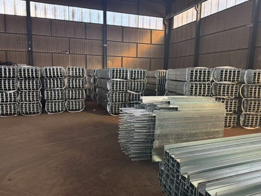 G300 và G350 Series Galvanized Sleeper Posts với loại kết nối hàn