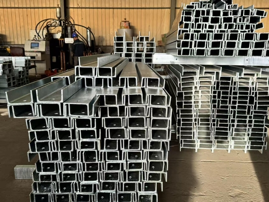 Các kênh kết cấu thép có độ bền cao Các kênh kết cấu cán nóng chống rỉ sét bền cho các dự án công nghiệp và cơ sở hạ tầng thương mại